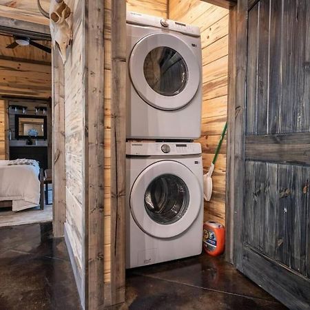 The Blaylock Cabin, 2 King, Hot Tub, Pet Friendly! Broken Bow Exterior photo