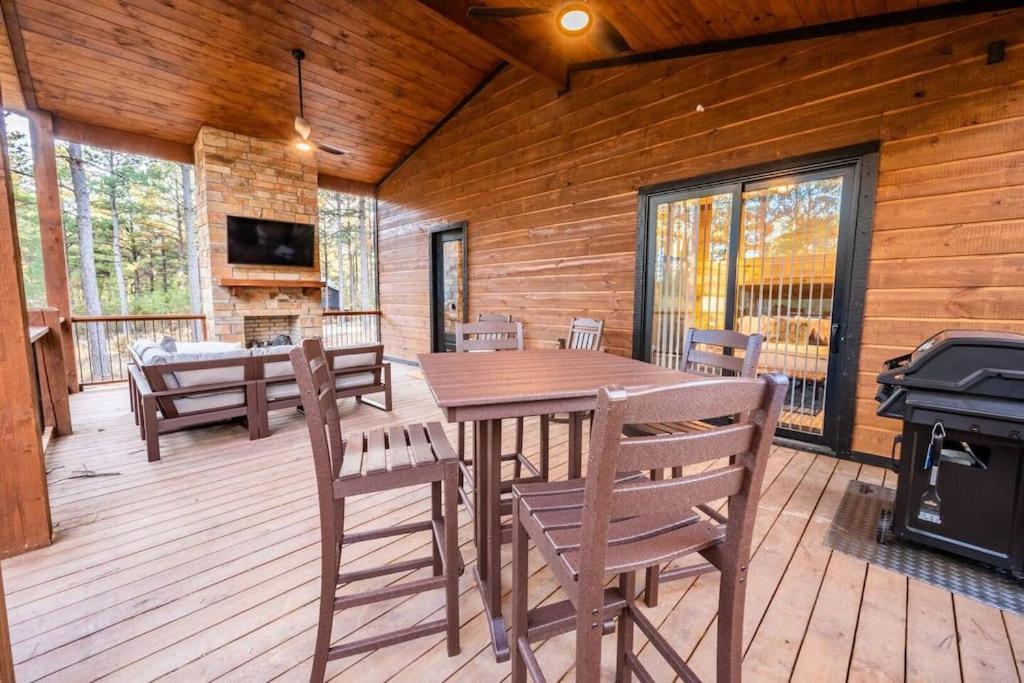 The Blaylock Cabin, 2 King, Hot Tub, Pet Friendly! Broken Bow Exterior photo
